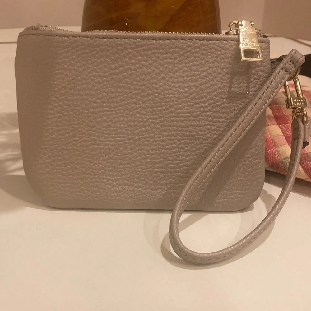 Steve Madden small vinyl